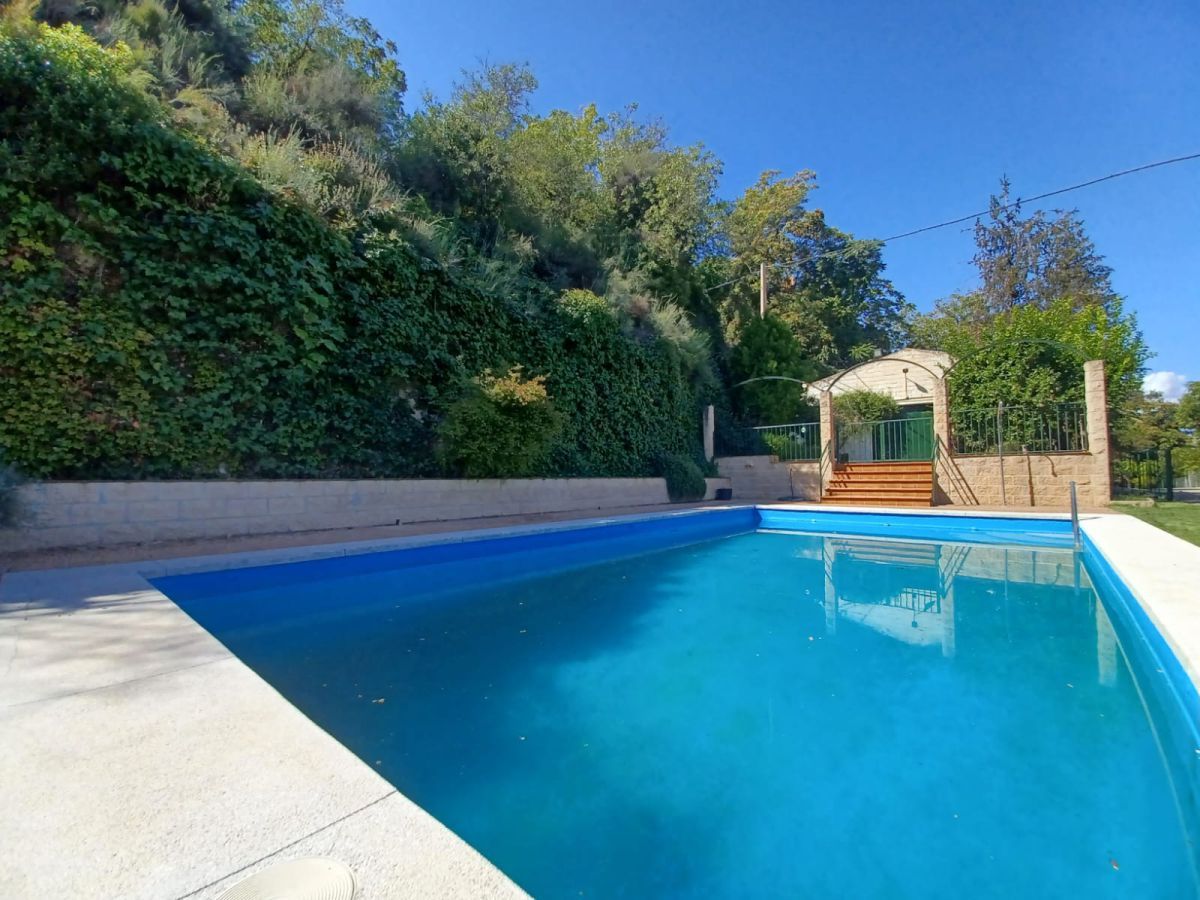 Swimming pool of Country house for sale in Loja  with Swimming Pool