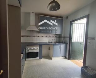 Cuina de Casa adosada en venda en Chipiona amb Jardí privat, Terrassa i Traster