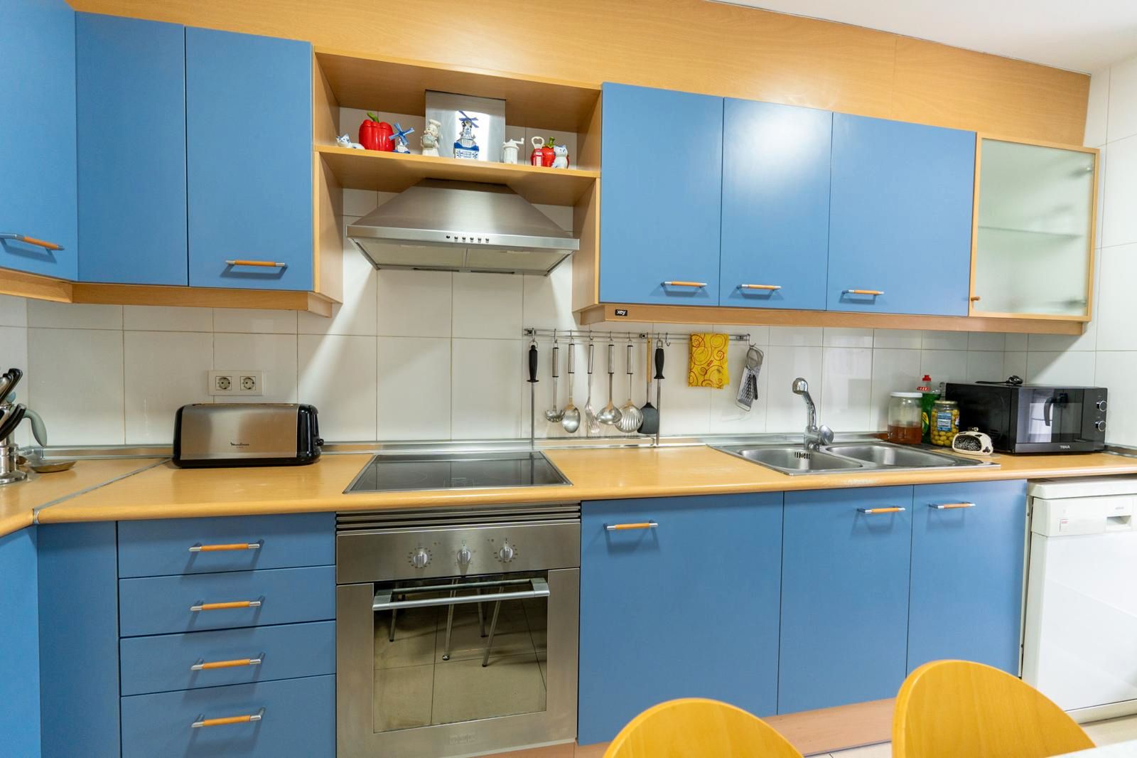 Kitchen of Flat for sale in Cornellà de Llobregat  with Air Conditioner, Heating and Storage room