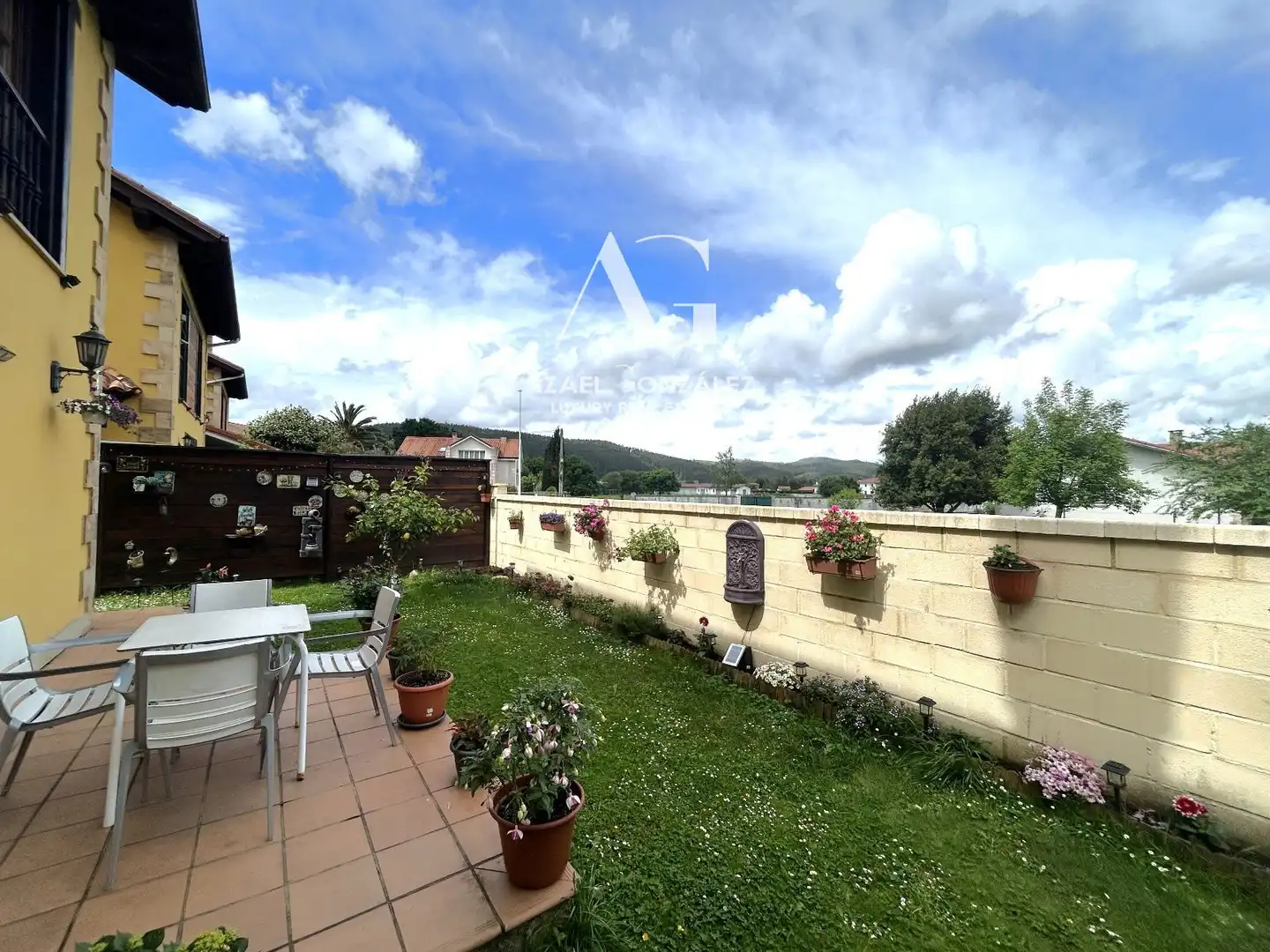 Jardín de Casa adosada en venta en Cabezón de la Sal con Calefacción, Jardín privado y Terraza