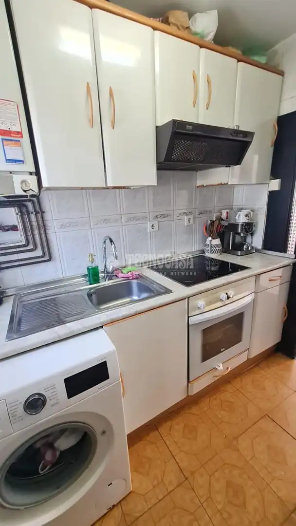 Kitchen of Flat for sale in Zaragoza  with Heating and Parquet flooring