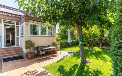 Garden of Single-family semi-detached for sale in Las Rozas de Madrid  with Air Conditioner and Swimming Pool