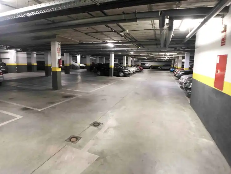 Parking de Piso en venta en Madrid con Aire acondicionado, Calefacción y Parquet