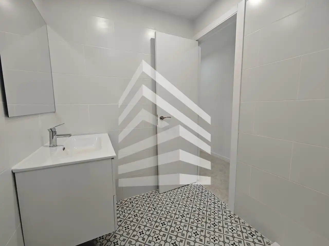 Bathroom of Flat for sale in Terrassa  with Parquet flooring, Storage room and Alarm