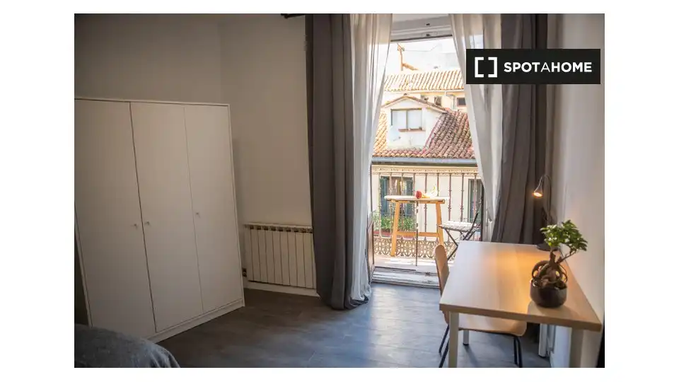 Habitación de Piso de alquiler en Madrid con Aire acondicionado, Calefacción y Amueblado