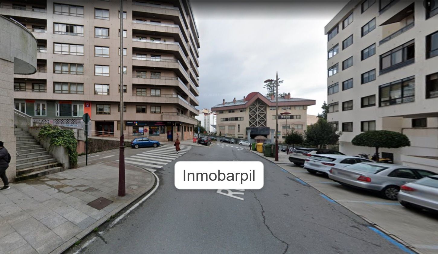 Vista exterior de Piso de alquiler en Vigo  con Calefacción, Parquet y Horno