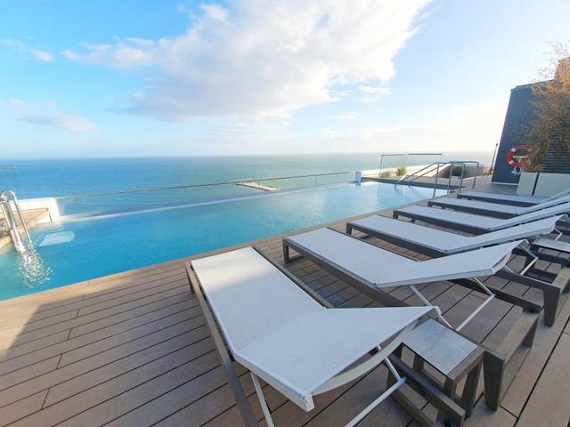 Piso en Venta en Calle PACIFICO en Martín Carpena - Torre del Río