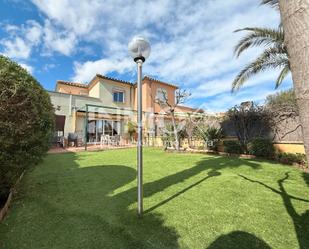 Vista exterior de Casa o xalet en venda en Mont-roig del Camp amb Aire condicionat, Calefacció i Jardí privat