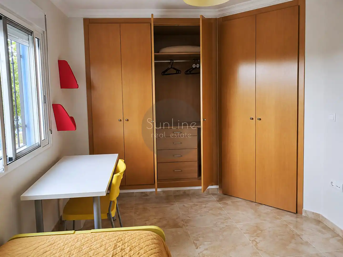 Dormitori de Casa o xalet de lloguer en Picassent amb Aire condicionat, Jardí privat i Terrassa
