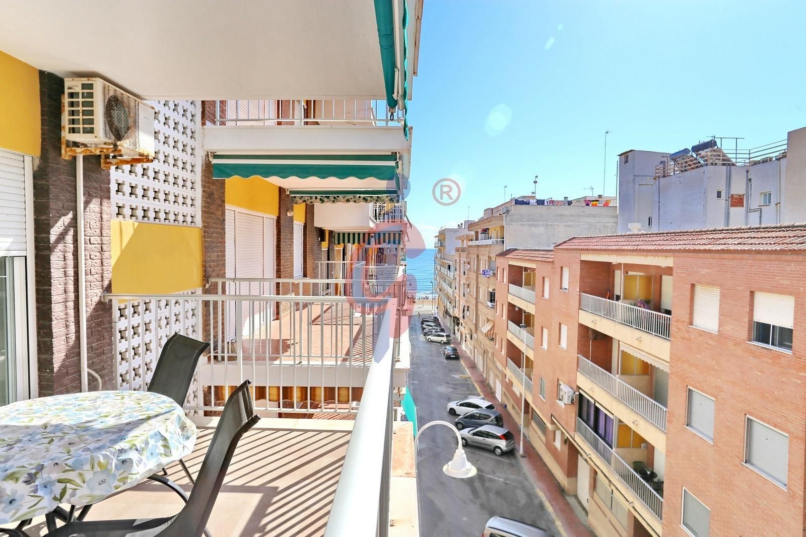 Vista exterior de Apartament en venda en Guardamar del Segura amb Aire condicionat i Terrassa