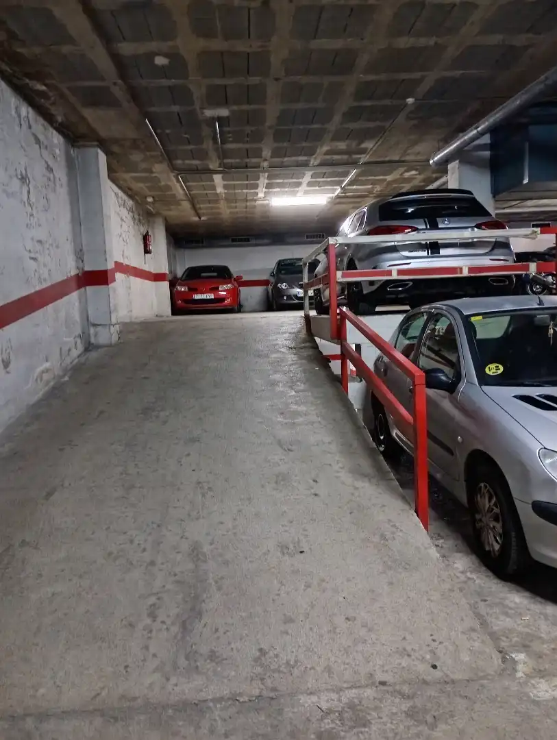 Einzelparkplatz zum Verkauf in Carrer de la Circumval.lació 68, imagen 3