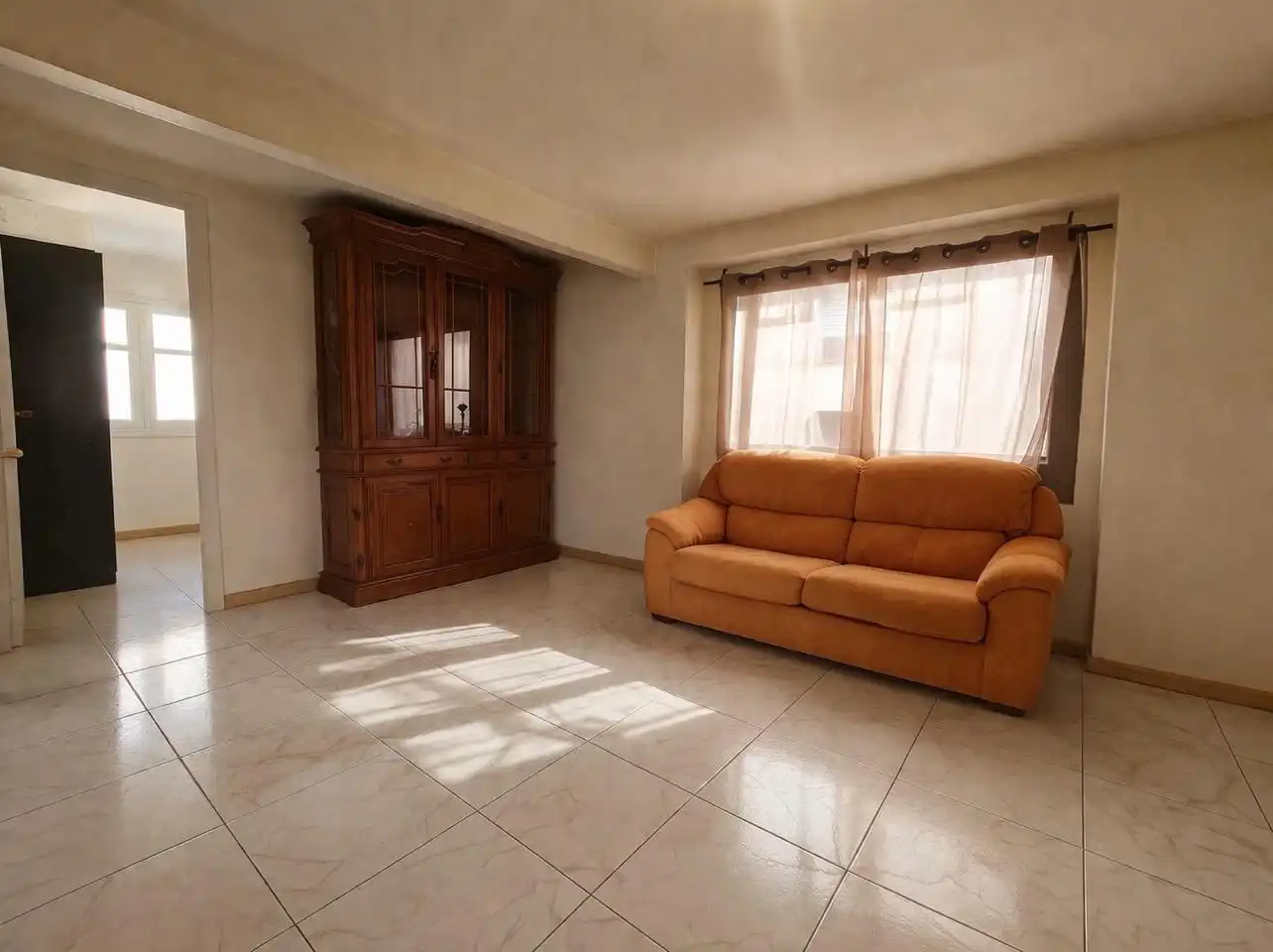 Sala de estar de Casa o chalet en venta en Tivissa con Parquet, Amueblado y Balcón