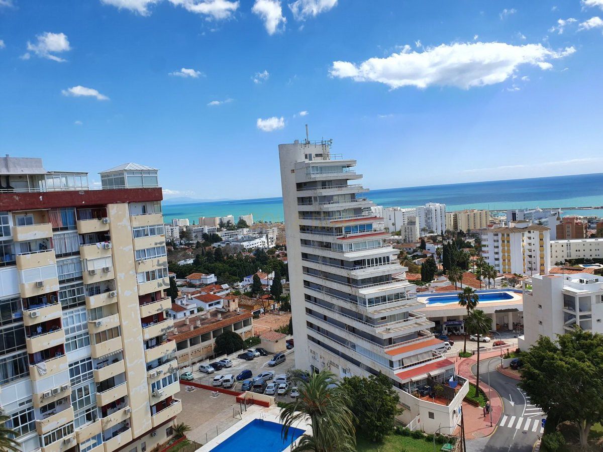 Vista exterior de Apartament en venda en Benalmádena amb Aire condicionat