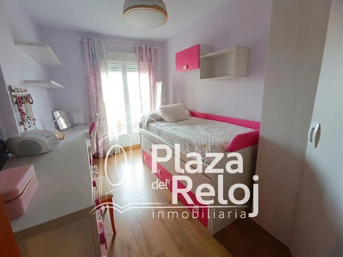 Habitación de Dúplex en venta en Talavera de la Reina con Calefacción, Terraza y Trastero