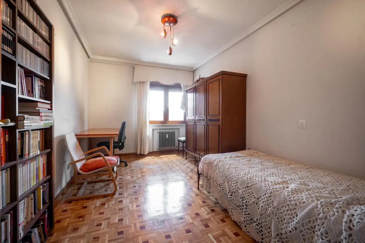 Dormitori de Pis en venda en Ávila amb Calefacció, Parquet i Terrassa
