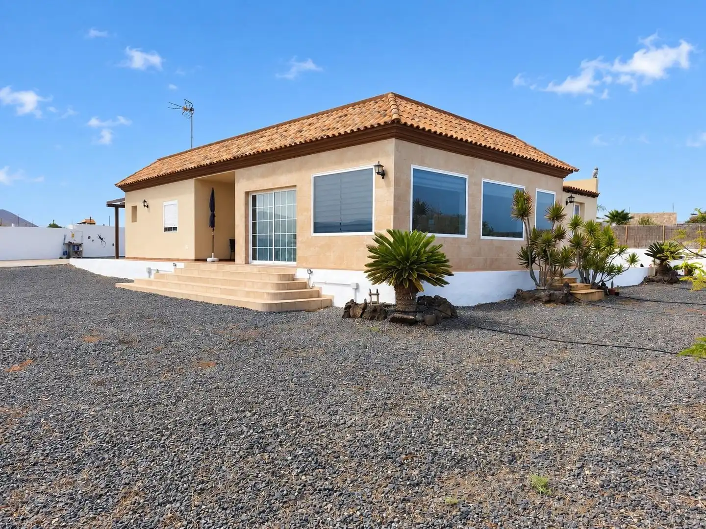 Detached house with pool for sale in CL VALDIVIA, imagen 5