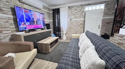 Foto 2 de Casa adosada en venda a Poble Nou, Torrent