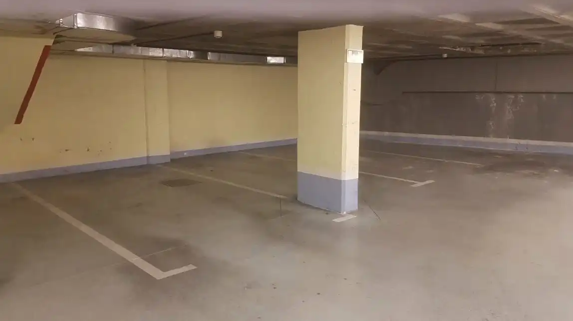 Aparcament de Garatge en venda en Pozuelo de Alarcón amb Alarma