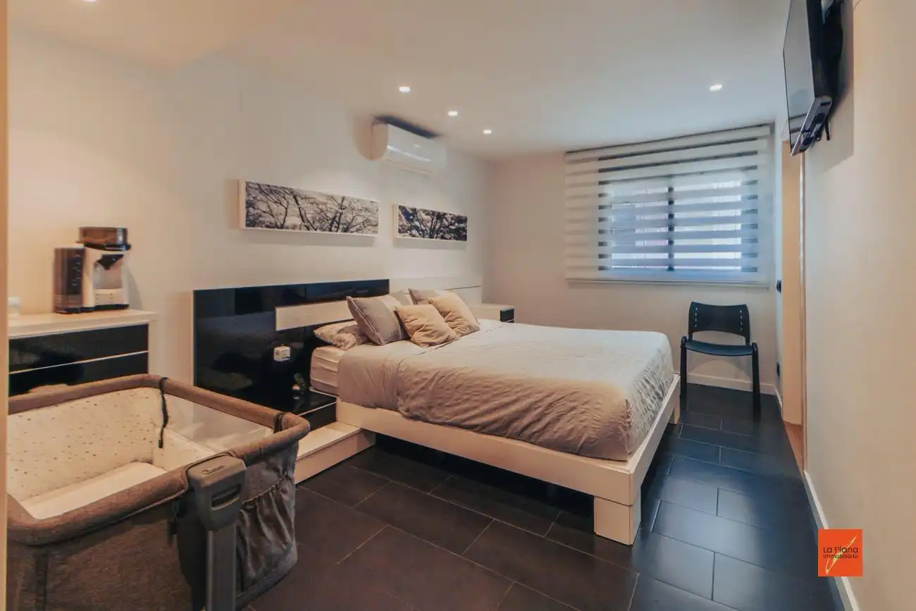 Habitación de Casa adosada en venta en Tortosa con Calefacción y Terraza