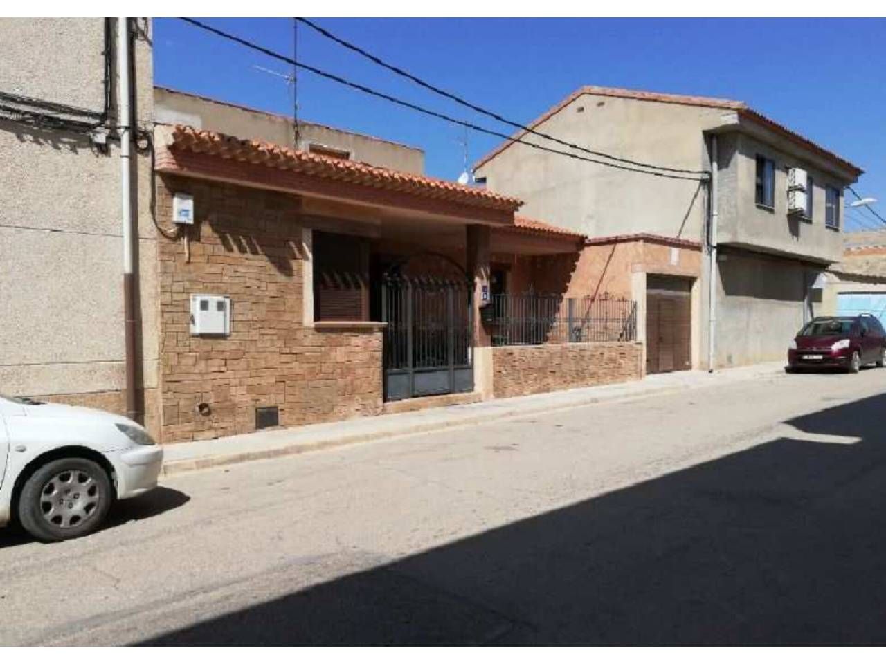 Exterior view of House or chalet for sale in Madrigueras