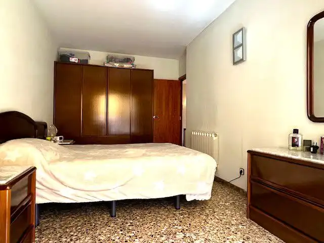 Schlafzimmer von Einfamilien-Reihenhaus zum Verkauf in Sant Boi de Llobregat mit Klimaanlage, Heizung und Terrasse