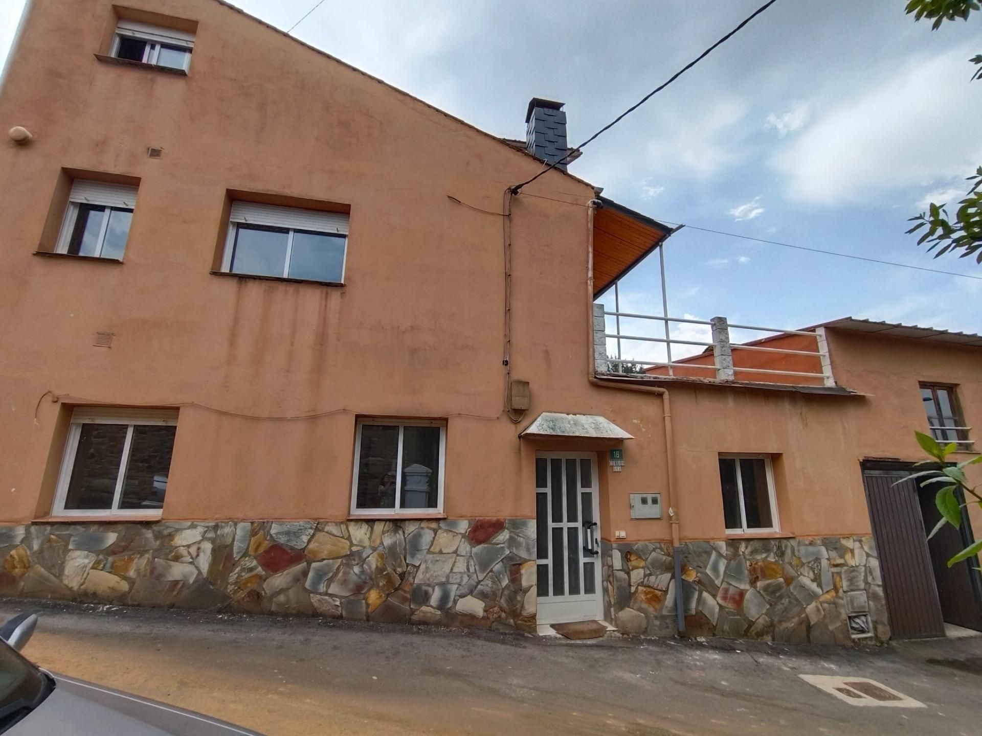 Exterior view of House or chalet for sale in Arganza  with Terrace and Balcony