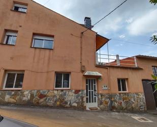 Vista exterior de Casa o xalet en venda en Arganza amb Terrassa i Balcó