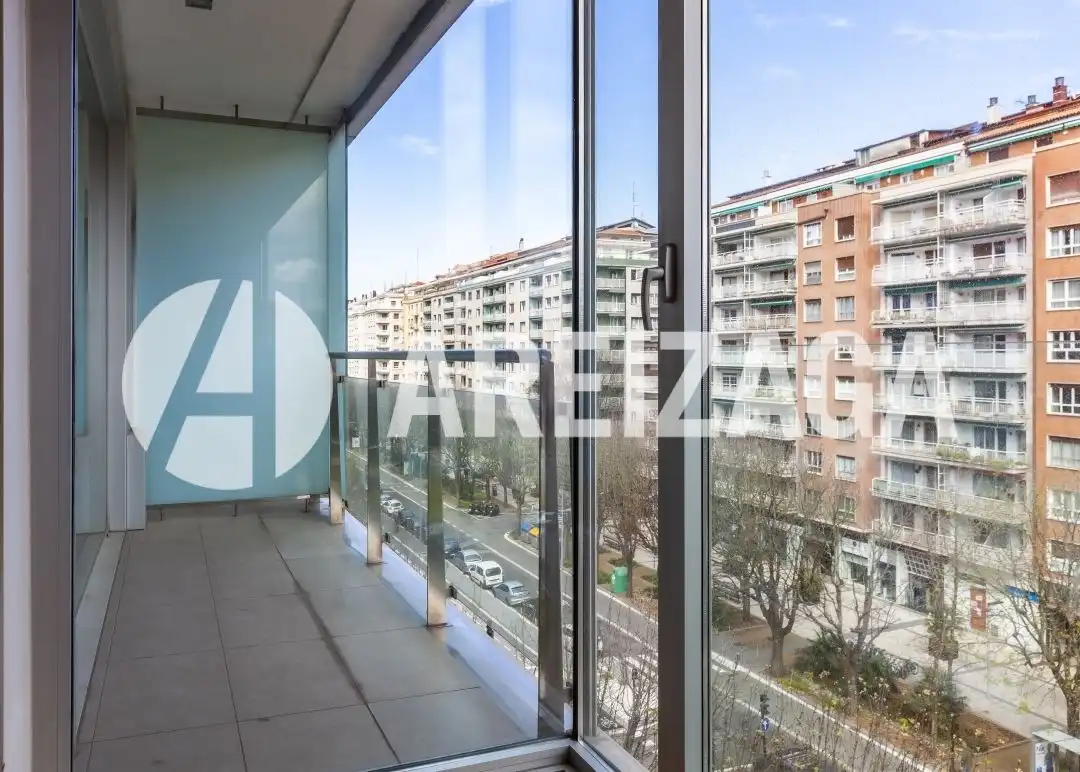 Terraza de Piso en venta en Donostia - San Sebastián  con Calefacción, Terraza y Balcón