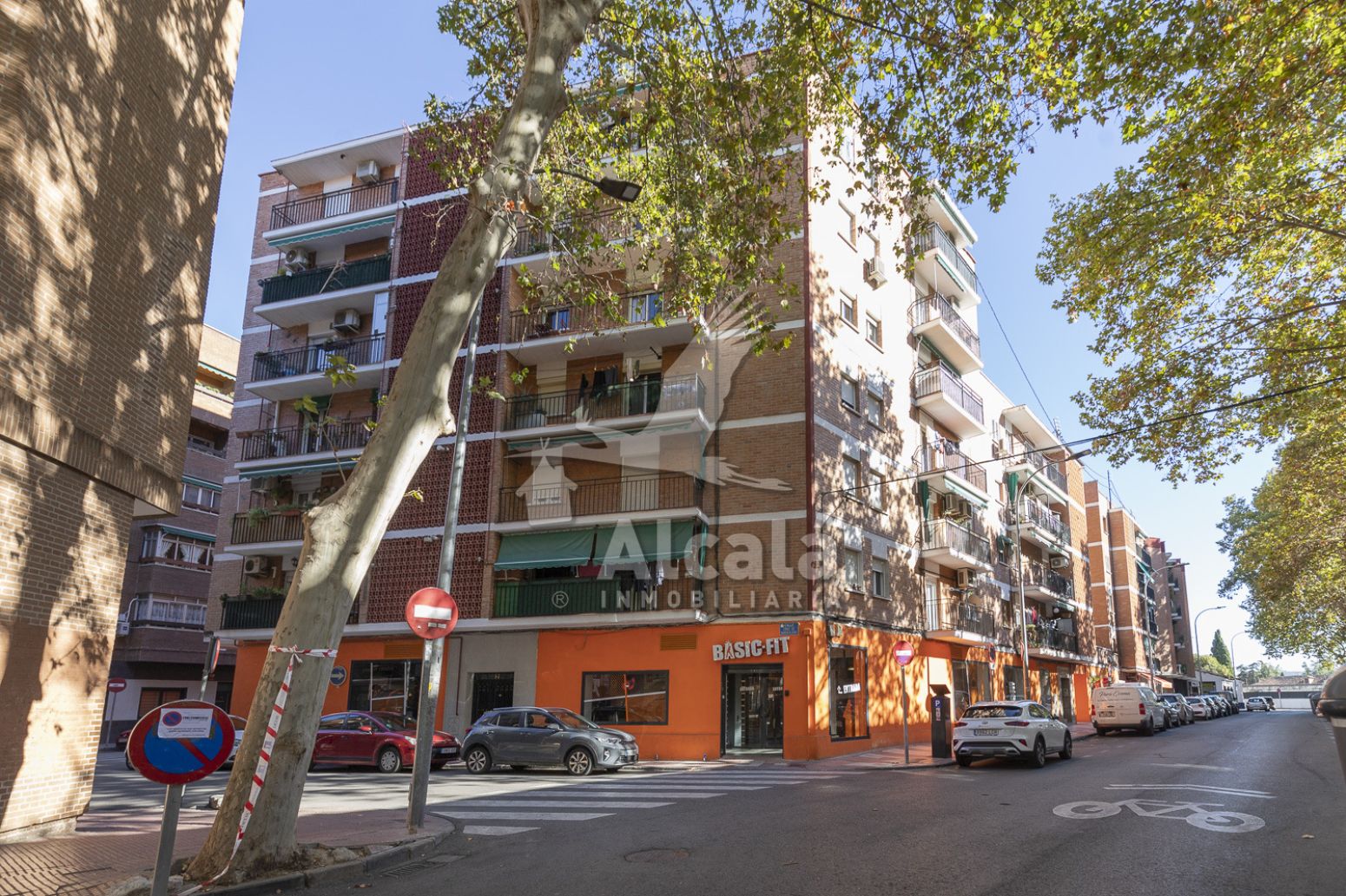 Vista exterior de Pis en venda en Alcalá de Henares amb Calefacció i Terrassa