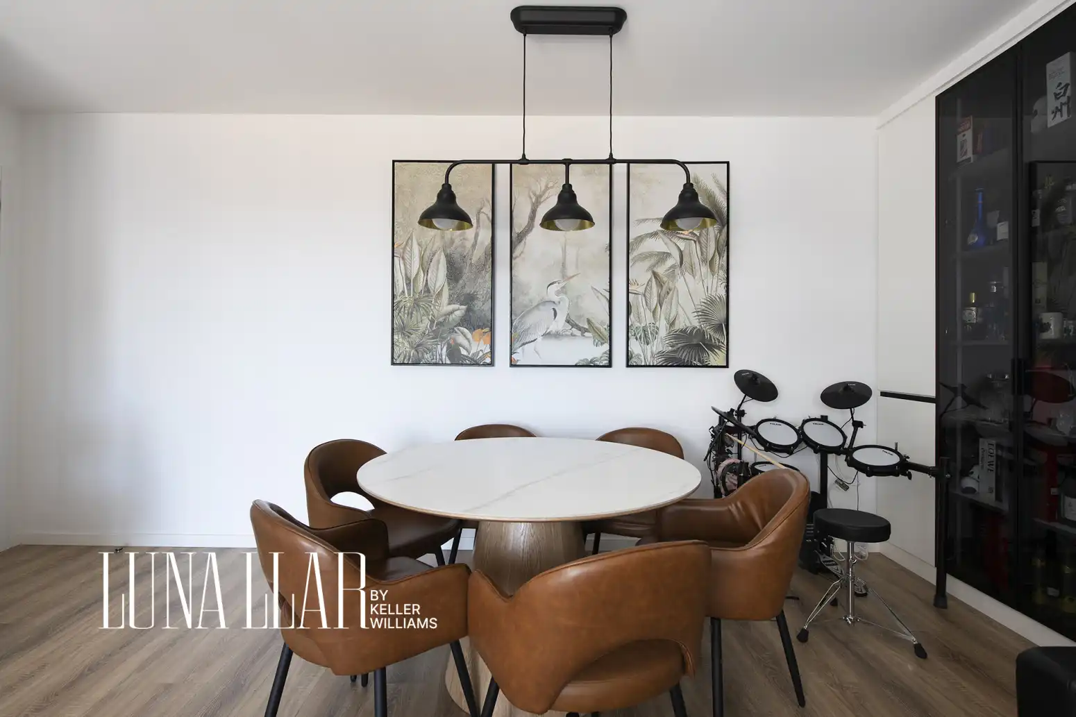 Comedor de Piso en venta en Cornellà de Llobregat con Aire acondicionado, Calefacción y Jardín privado