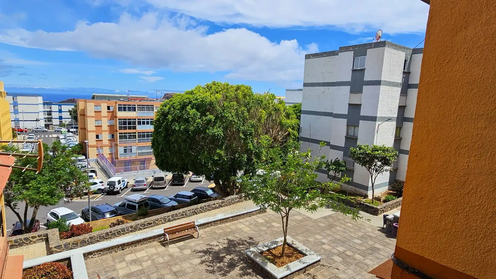 Vista exterior de Piso para compartir en San Cristóbal de la Laguna con Parquet, Amueblado y Horno