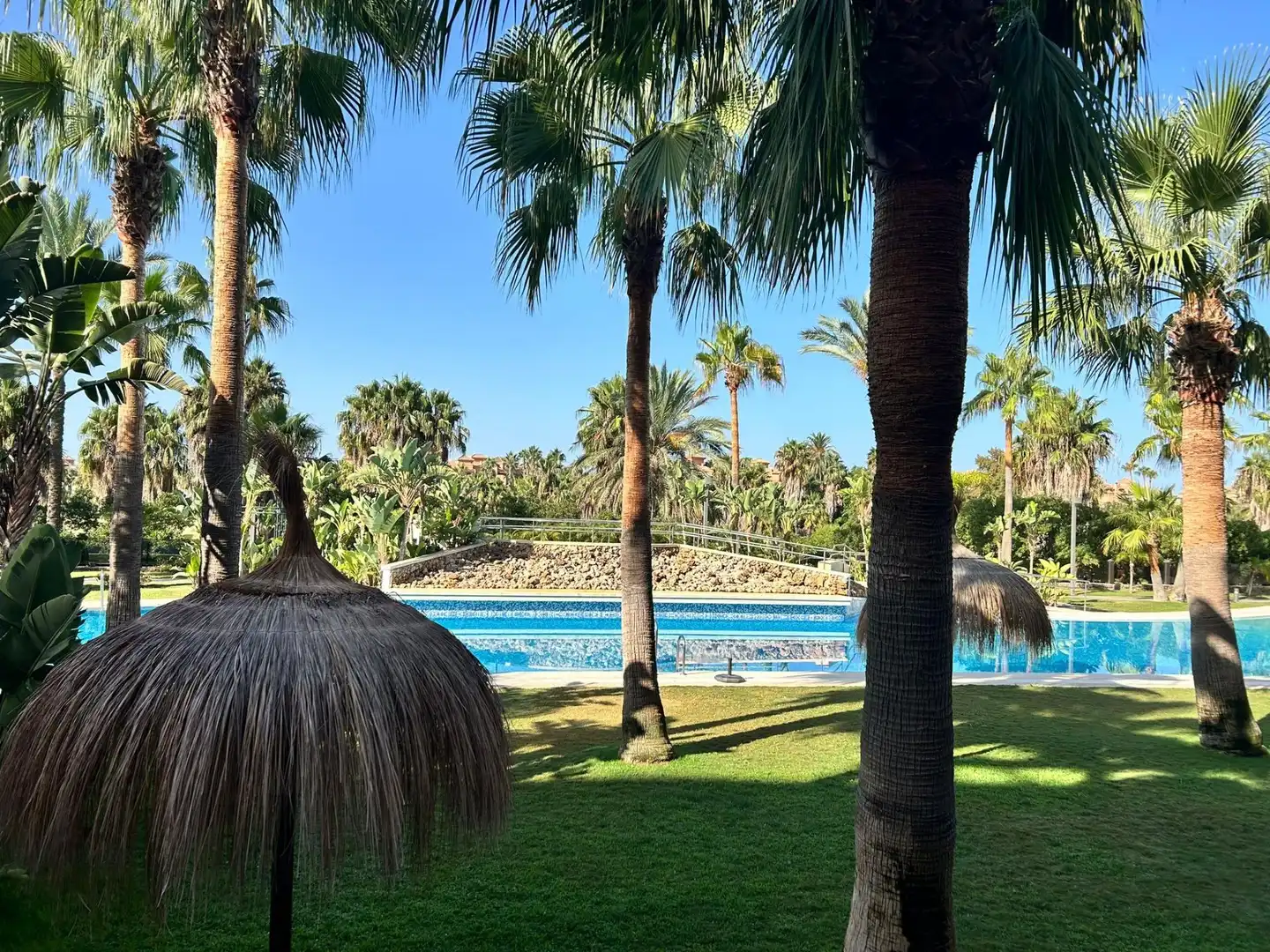 Schwimmbecken von Wohnung zur Miete in Motril mit Klimaanlage, Privatgarten und Möbliert