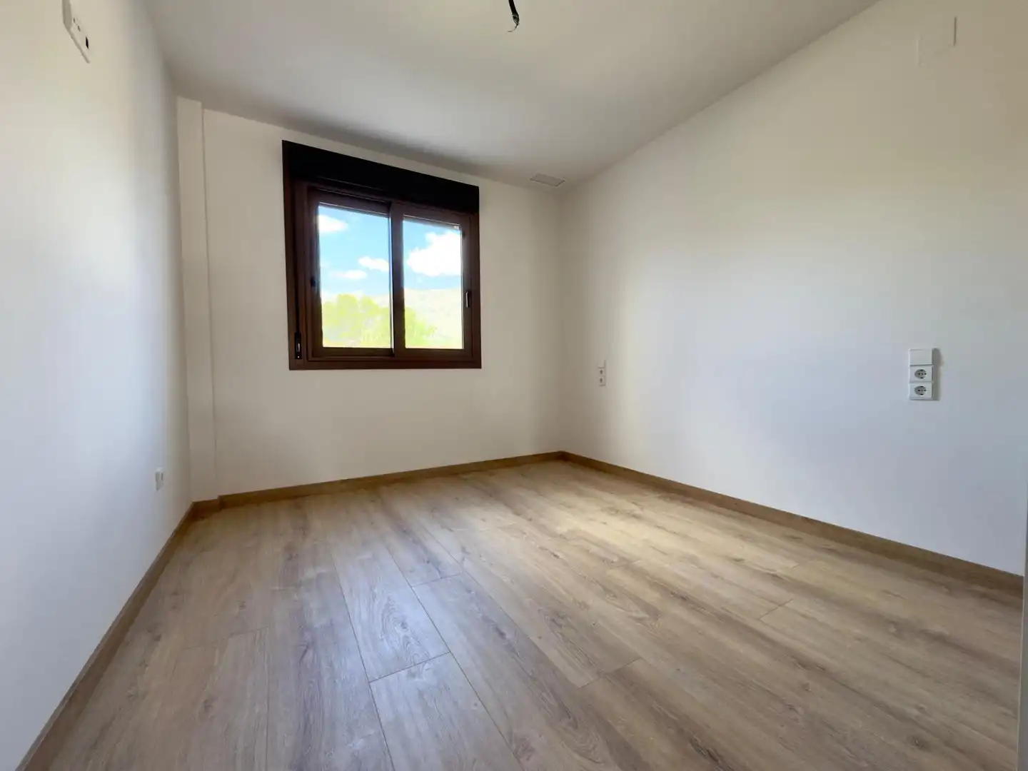 Schlafzimmer von Erdgeschoss zum Verkauf in Hondón de las Nieves / El Fondó de les Neus mit Privatgarten und Terrasse