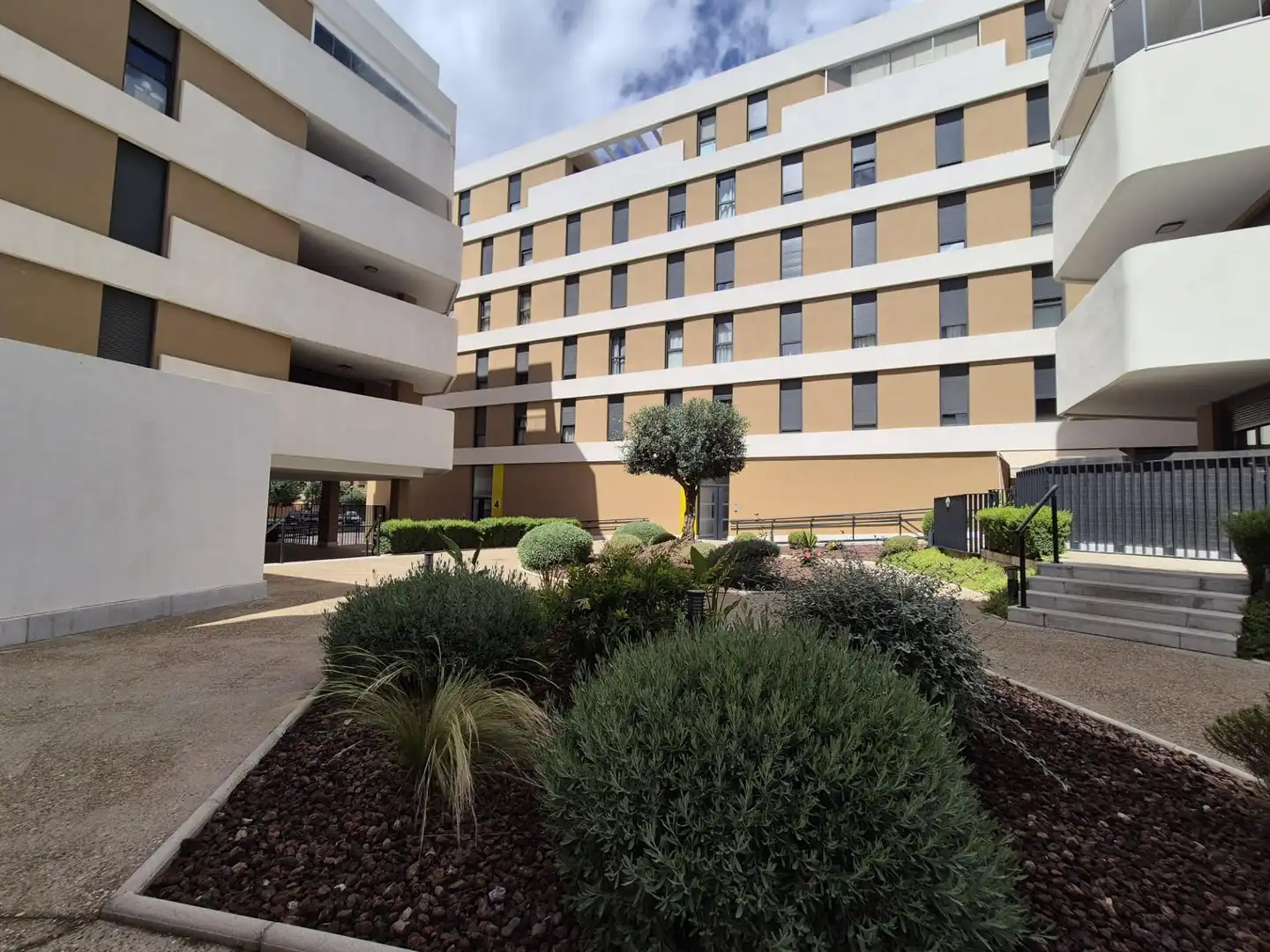Außenansicht von Wohnung zum Verkauf in Tomares mit Terrasse