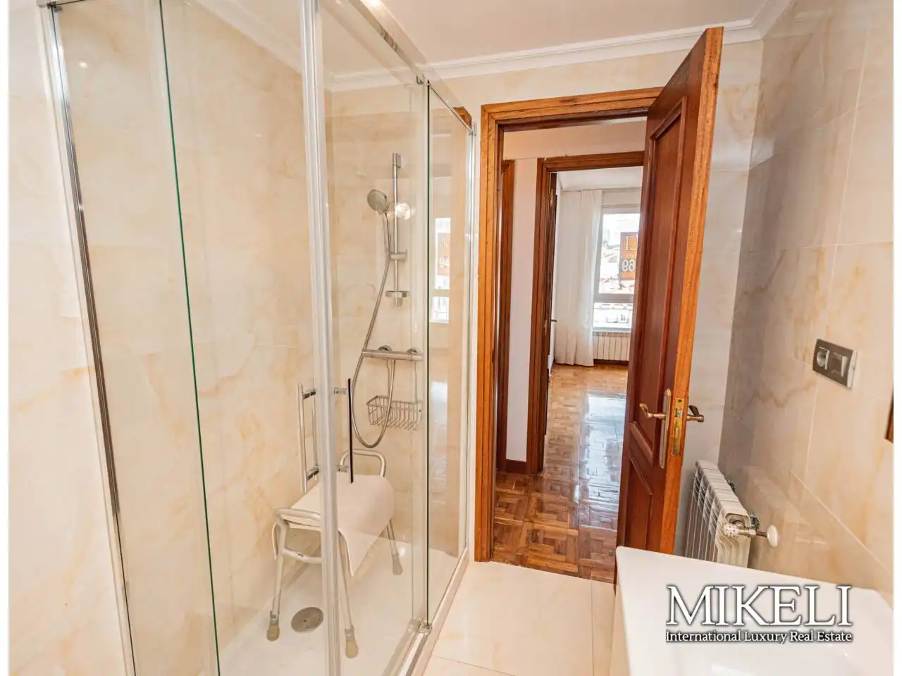 Baño de Piso en venta en Santander con Calefacción, Parquet y Amueblado