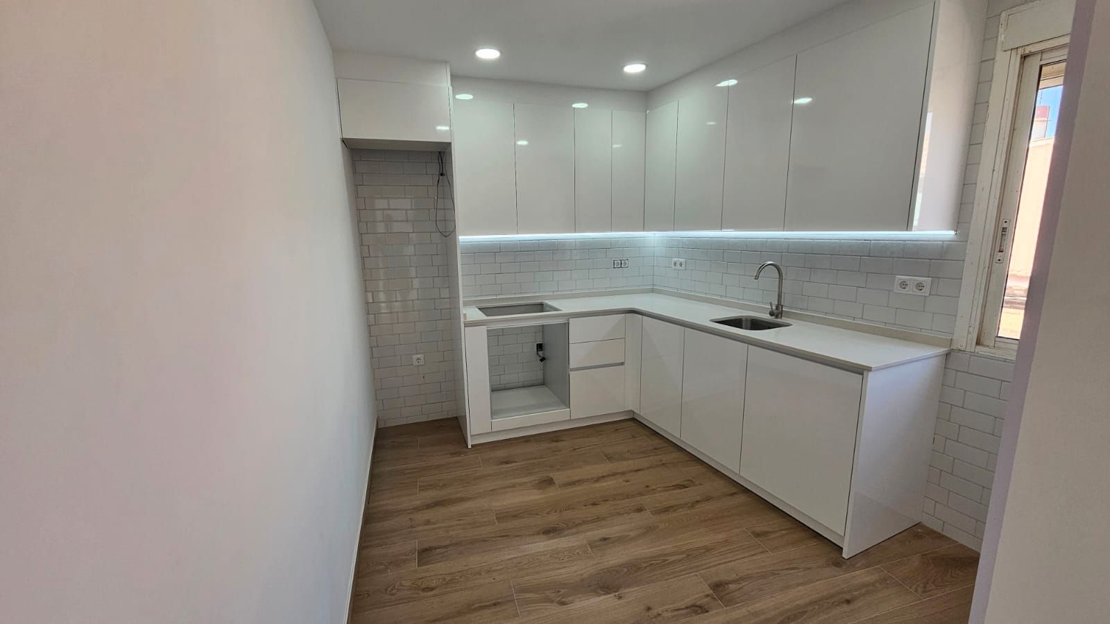 Kitchen of Flat for sale in Cartagena  with Air Conditioner