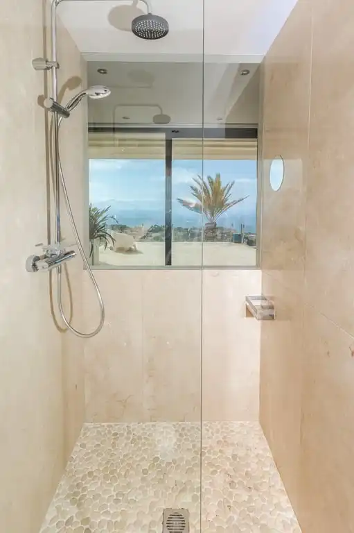 Casa amb piscina en venda a Calle De Las Begonias 15, imagen 33