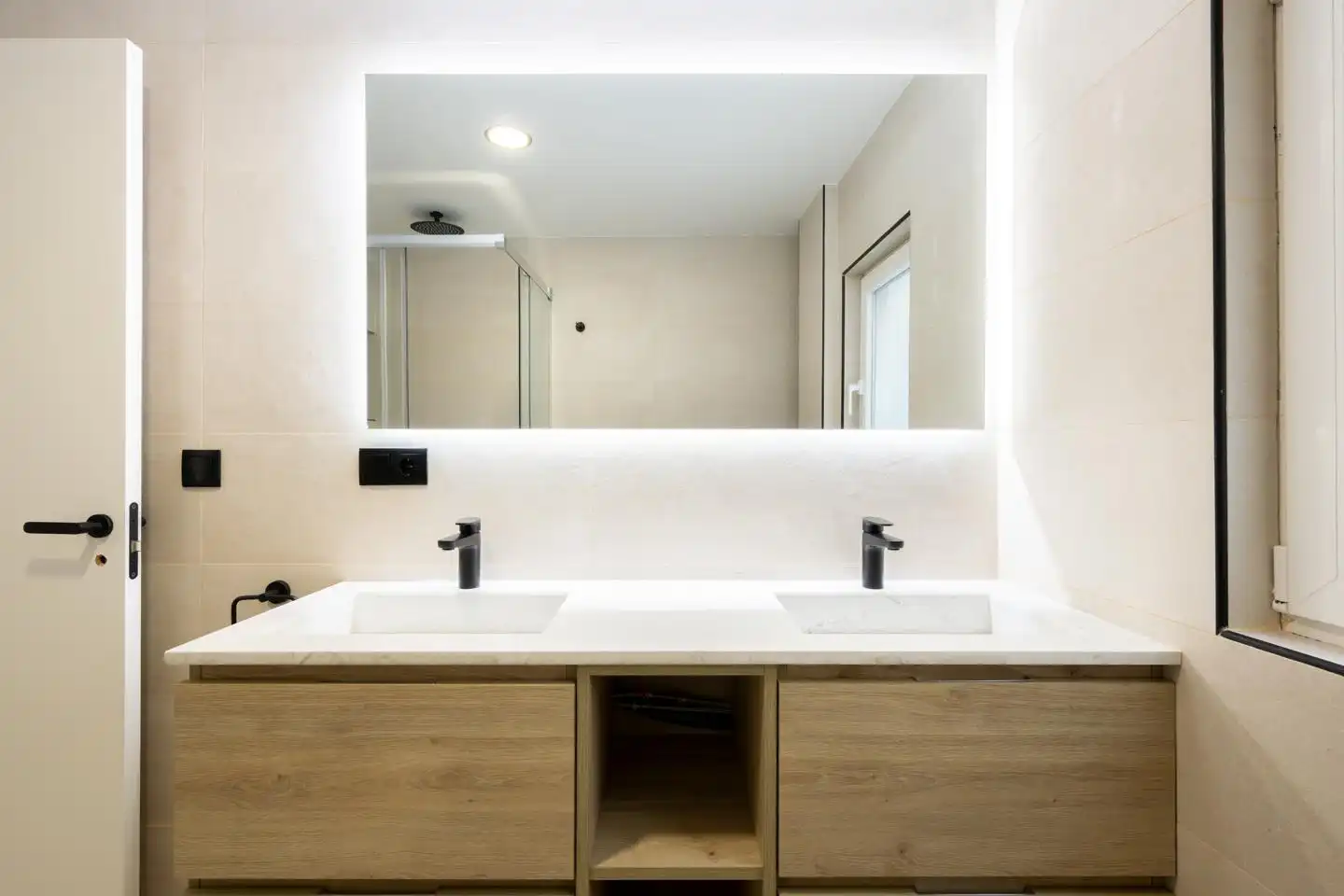Bathroom of Ground floor for sale in A Coruña Capital   with Heating and Furnished