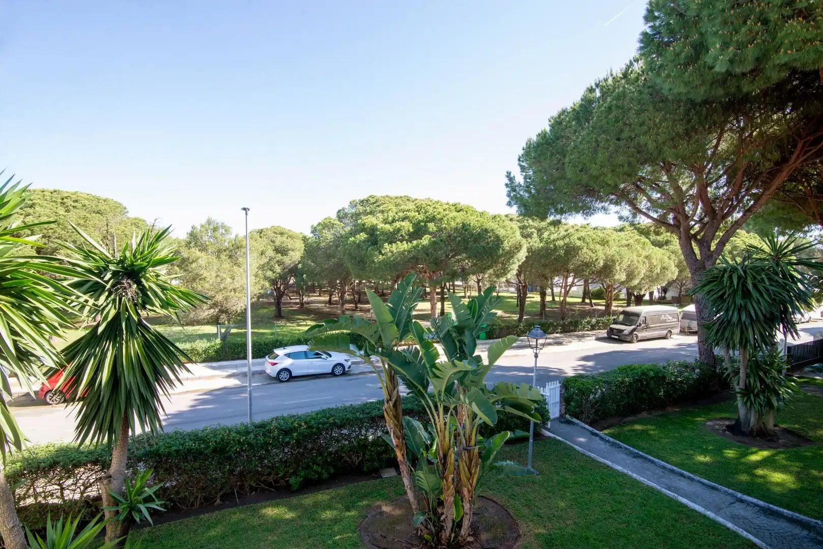 Vista exterior de Apartament en venda en Chiclana de la Frontera amb Aire condicionat, Jardí privat i Terrassa