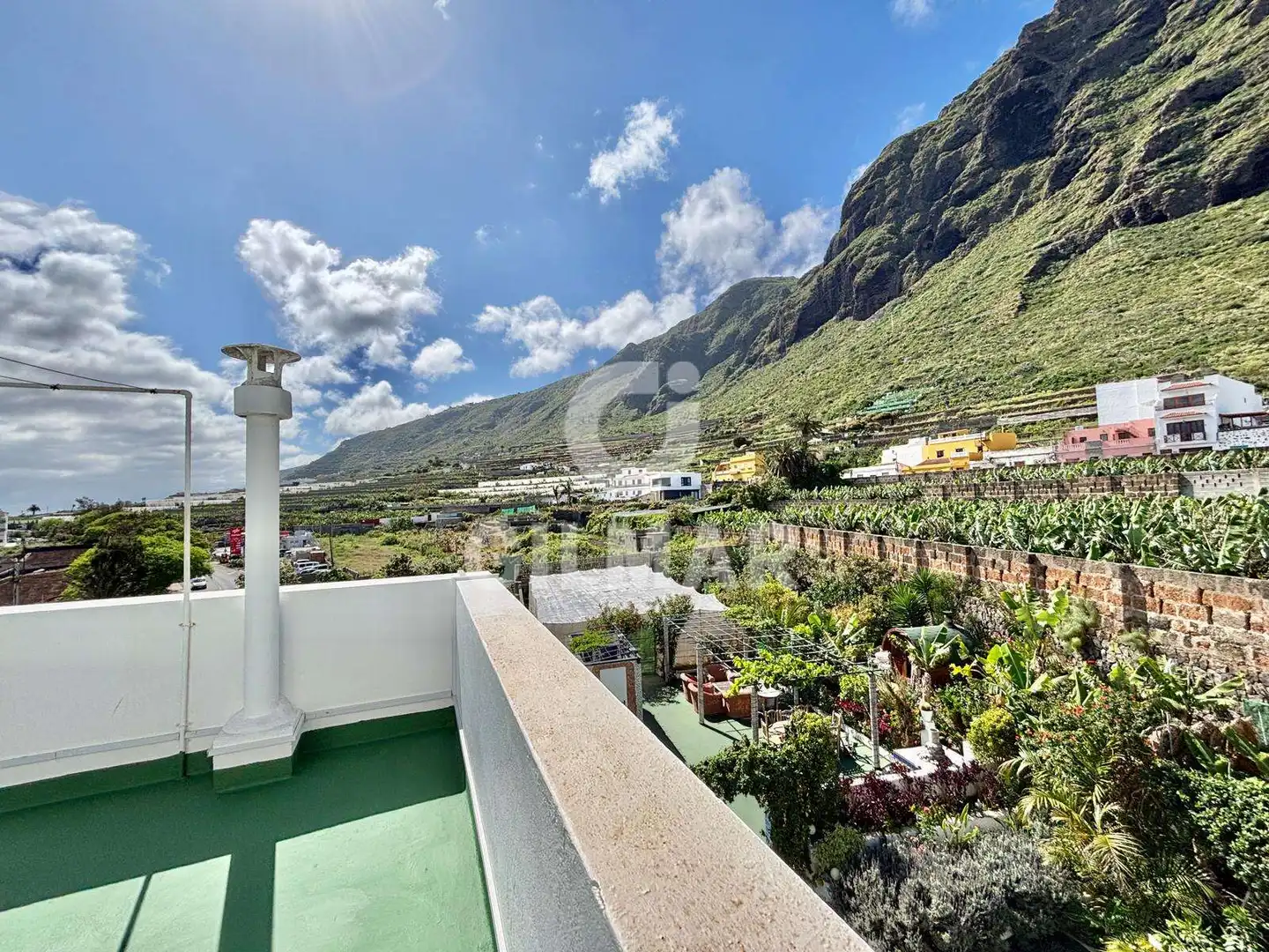 Vista exterior de Finca rústica en venda en Garachico amb Moblat