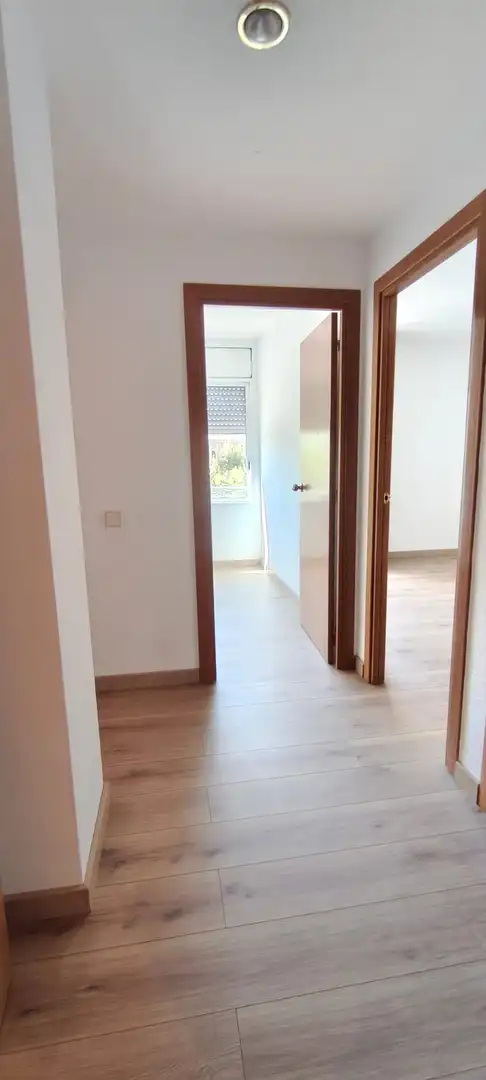 Piso en venta en Sant Adrià de Besòs con Calefacción y Balcón