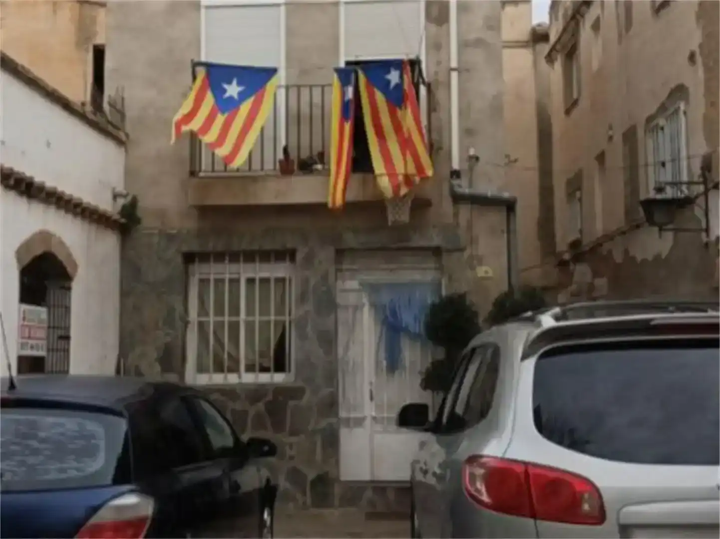 Vista exterior de Casa adosada en venda en Tortosa amb Balcó