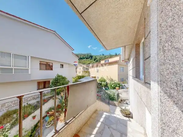 Außenansicht von Wohnung zum Verkauf in Redondela mit Heizung, Parkett und Terrasse