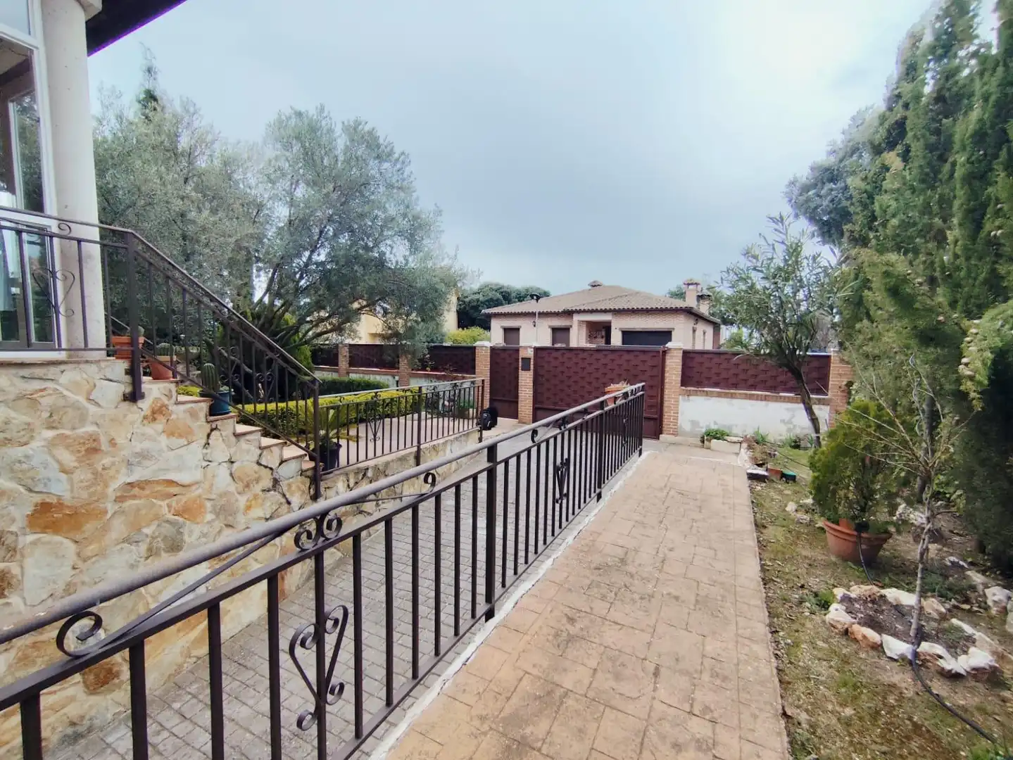 Vista exterior de Casa o chalet en venta en Chiloeches