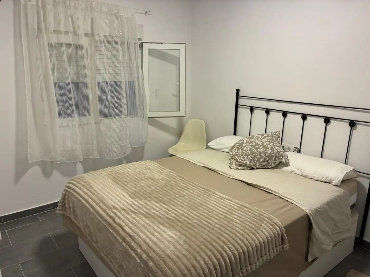 Bedroom of Apartments for sale in Roses  with Air Conditioner