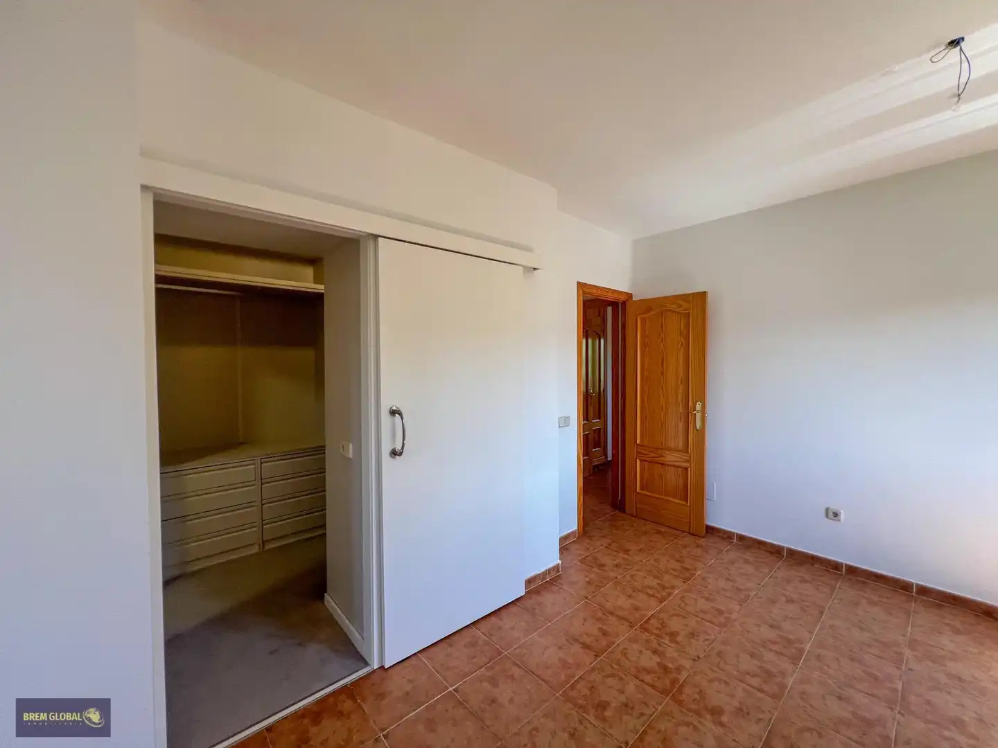 Dormitori de Casa o xalet en venda en El Berrueco amb Calefacció, Jardí privat i Alarma