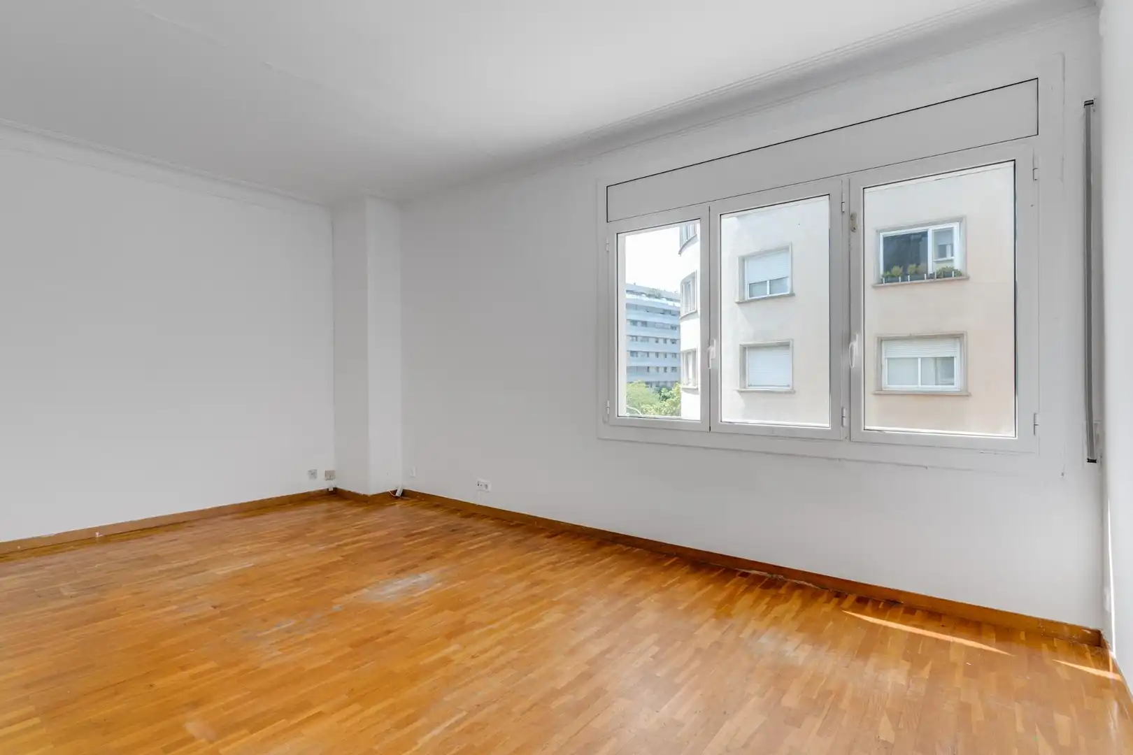 Habitación de Piso en venta en Barcelona con Calefacción, Parquet y Trastero