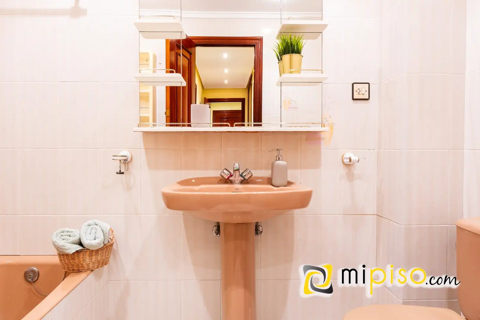Baño de Piso en venta en Santoña con Calefacción, Trastero y Amueblado