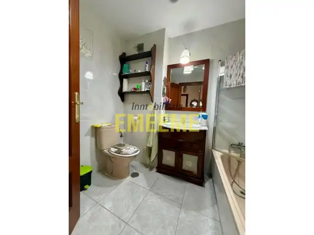 Bathroom of Flat for sale in Ronda  with Oven
