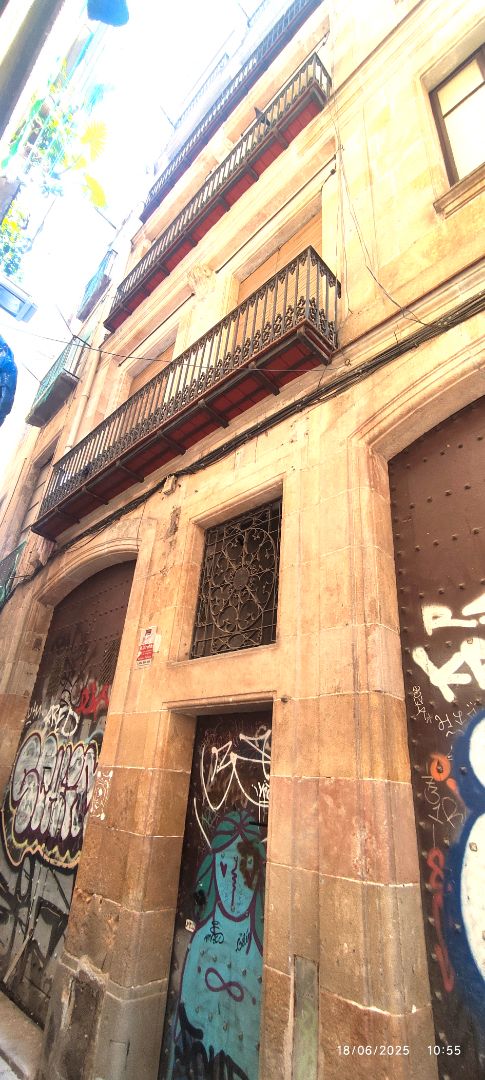 Exterior view of Building for sale in  Barcelona Capital